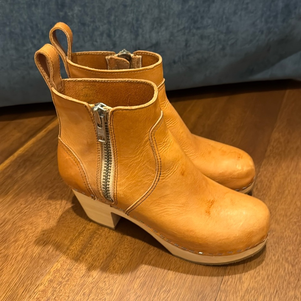 Swedish Hasbeens honey leather Emy zip it booties boots size 36 Anthro